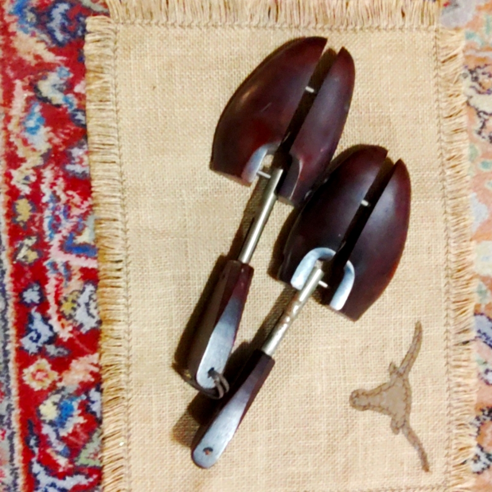 Shoe stretchers